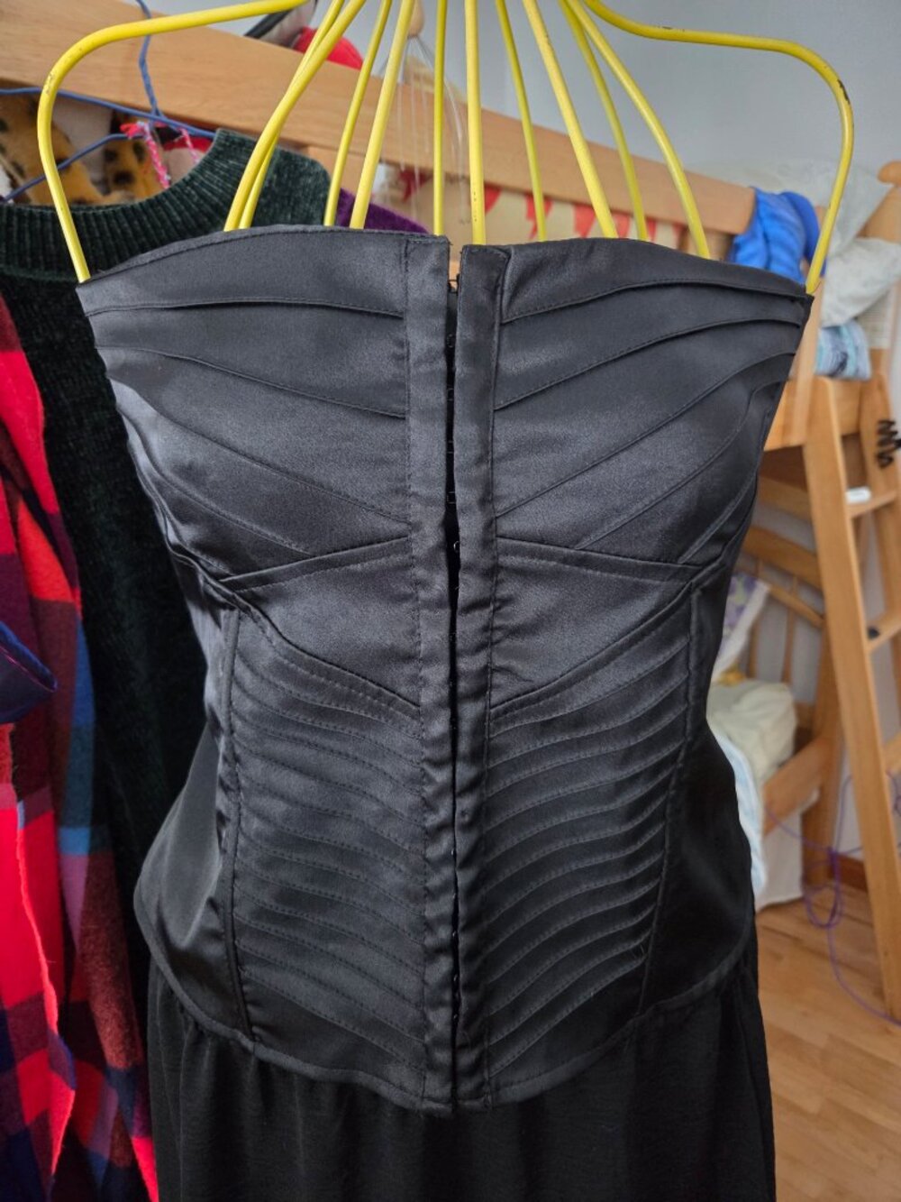 LE CHÂTEAU corset top black LARGE - Picture 3 of 4